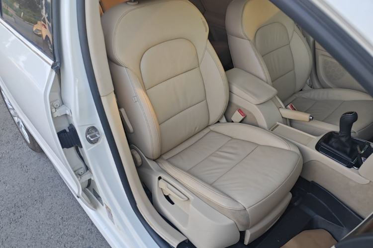 Used Skoda Superb 2015 1.8TSI Manual Shen Shi Edition Right Front Seat