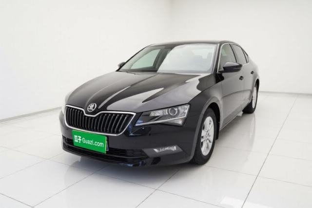 Skoda Superb 2016 TSI280 DSG Advanced Edition usata