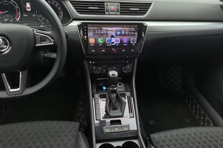 Used Skoda Superb 2016 TSI280 DSG Innovation Edition Audio And AC Panel