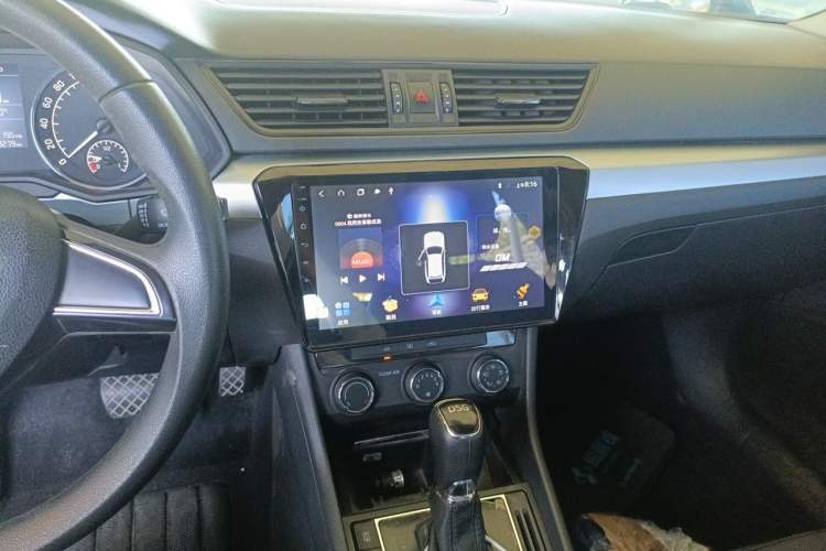 Used Skoda Superb 2016 TSI280 DSG Advanced Edition Audio And AC Panel