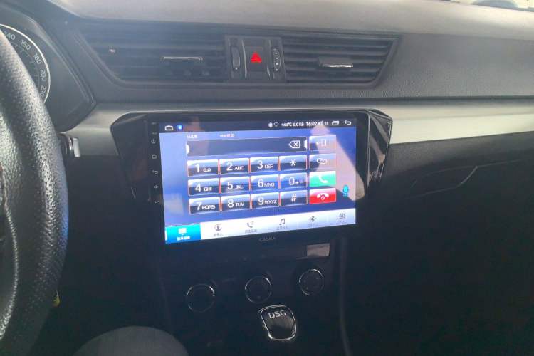 Used Skoda Superb 2016 TSI330 DSG Innovation Edition Audio And AC Panel