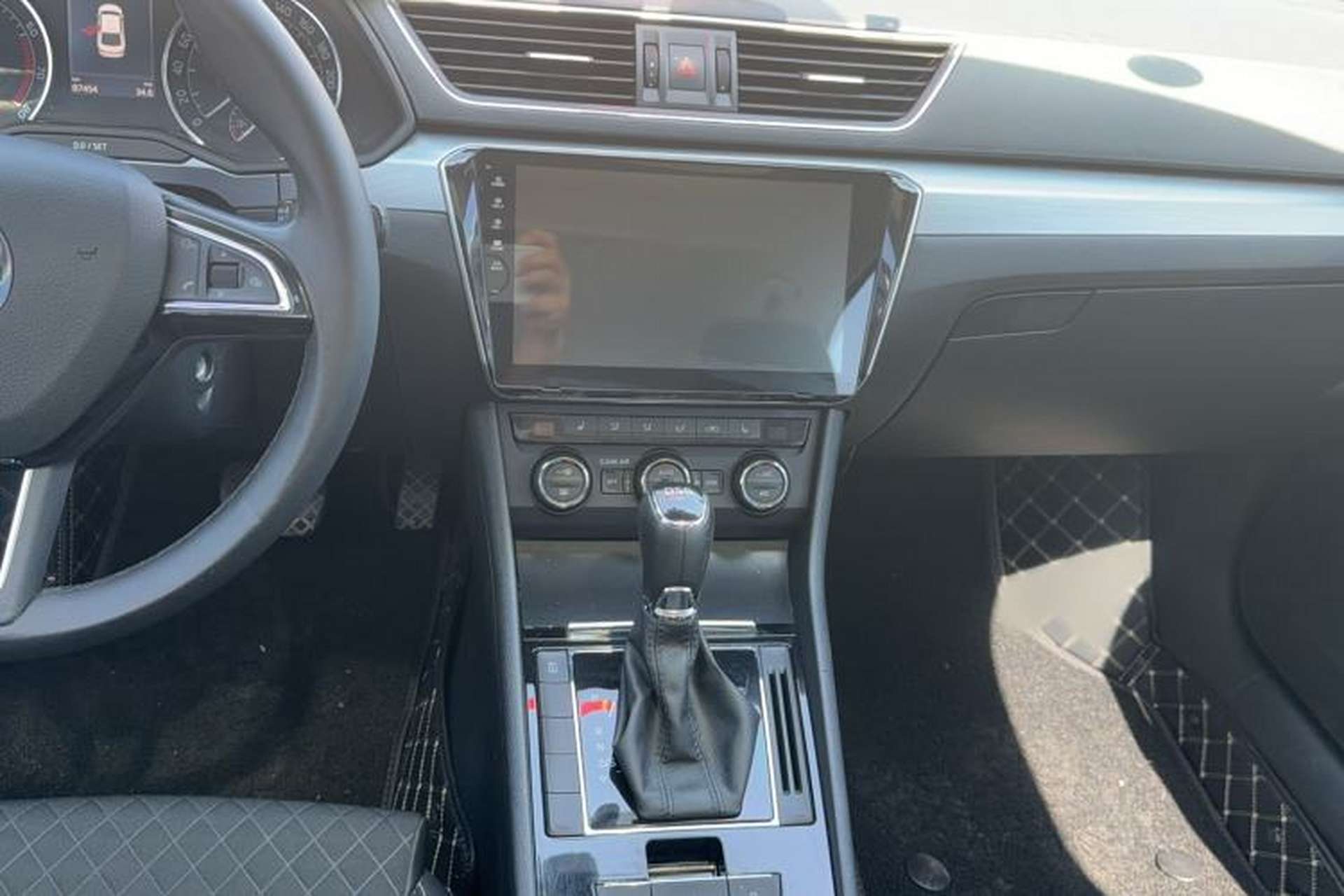 Used Skoda Superb 2016 TSI280 DSG Innovation Edition Audio And AC Panel