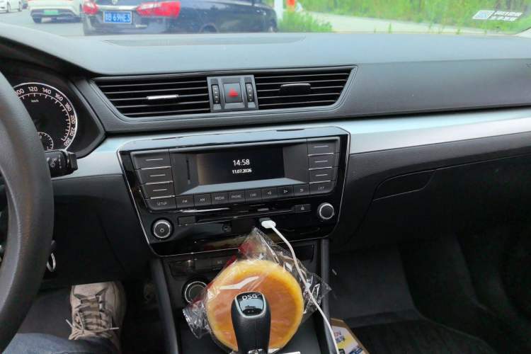 Used Skoda Superb 2016 TSI280 DSG Advanced Edition Audio And AC Panel