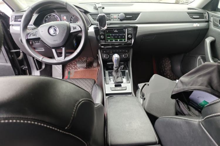 Used Skoda Superb 2016 TSI330 DSG Innovation Edition Center Console