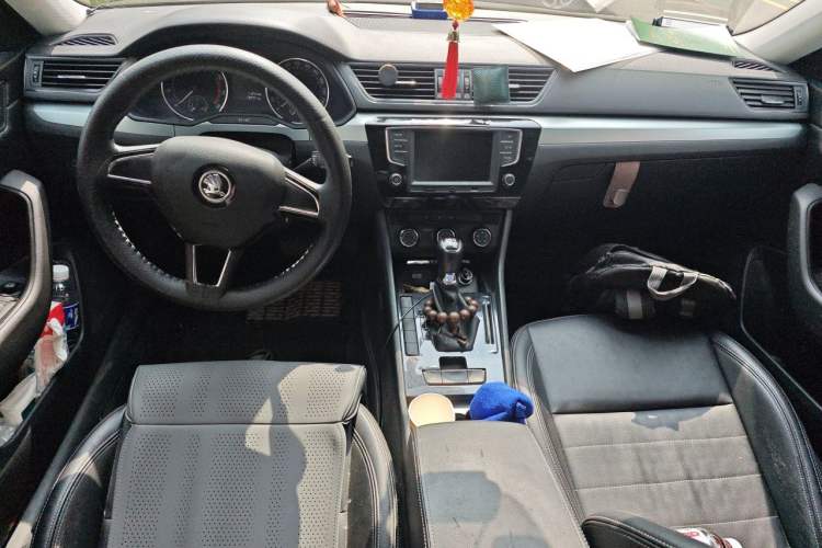 Used Skoda Superb 2016 TSI280 DSG Advanced Edition Center Console
