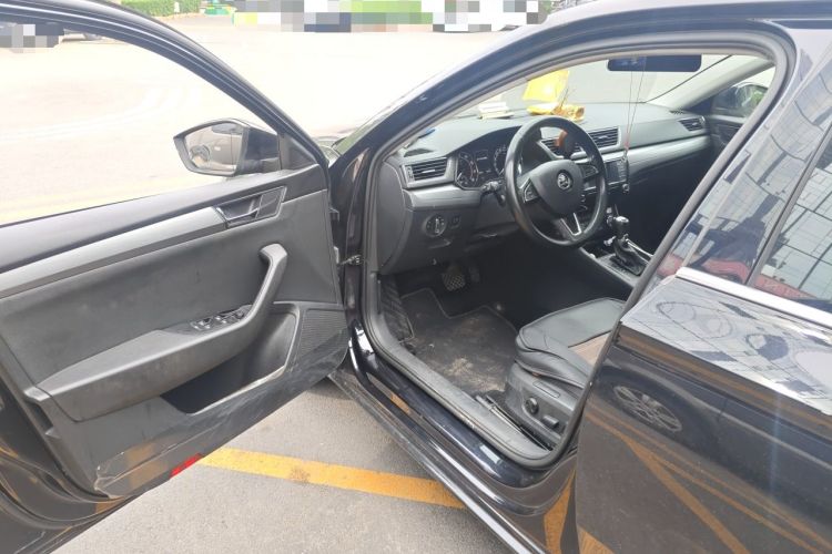 Used Skoda Superb 2016 TSI330 DSG Innovation Edition Driver Seat