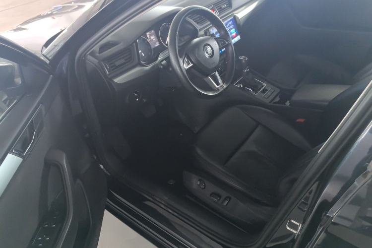 Used Skoda Superb 2016 TSI330 DSG Innovation Edition Driver Seat