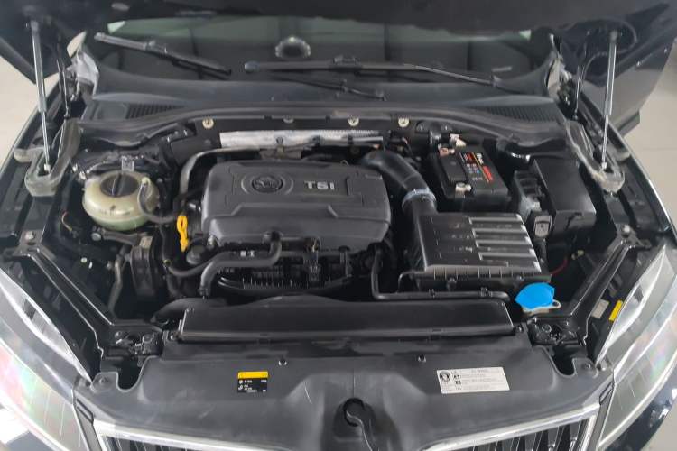 Used Skoda Superb 2016 TSI330 DSG Innovation Edition Engine Bay