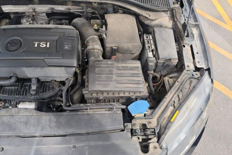Used Skoda Superb 2016 TSI330 DSG Innovation Edition Engine Bay Left