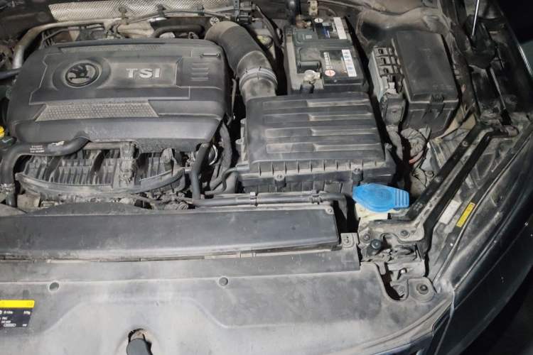 Used Skoda Superb 2016 TSI330 DSG Innovation Edition Engine Bay Left