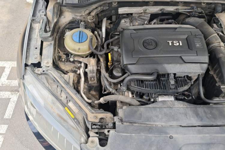 Used Skoda Superb 2016 TSI330 DSG Innovation Edition Engine Bay Right