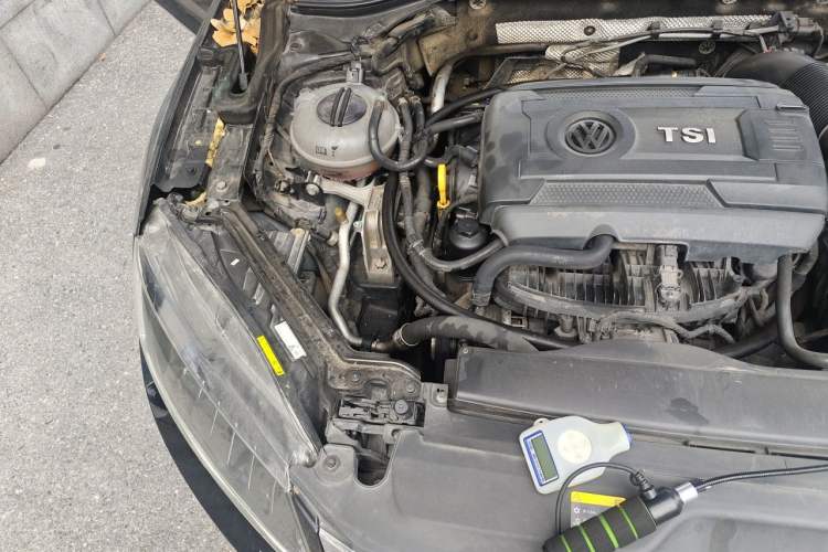 Used Skoda Superb 2016 TSI330 DSG Innovation Edition Engine Bay Right