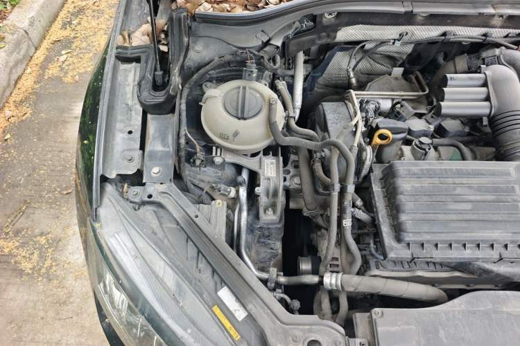 Used Skoda Superb 2016 TSI280 DSG Innovation Edition Engine Bay Right