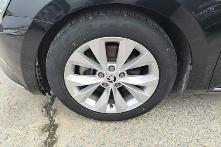 Used Skoda Superb 2016 TSI280 DSG Innovation Edition Exterior 4