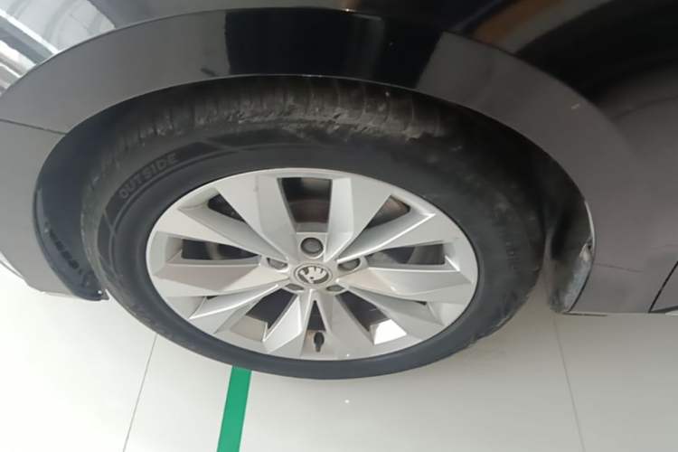 Used Skoda Superb 2016 TSI280 DSG Innovation Edition Exterior 4