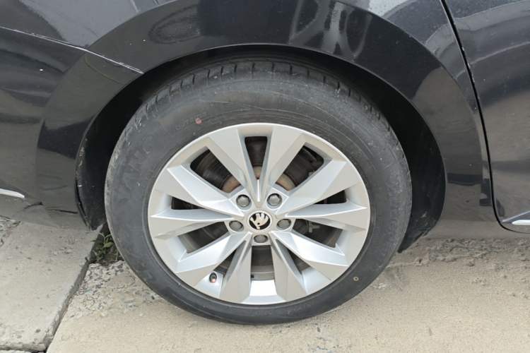 Used Skoda Superb 2016 TSI280 DSG Innovation Edition Exterior 5