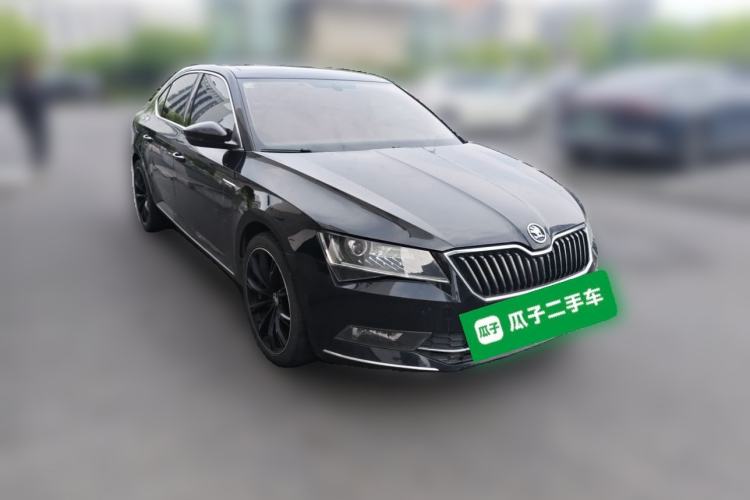 Used Skoda Superb 2016 TSI330 DSG Innovation Edition Front Right 45 Deg