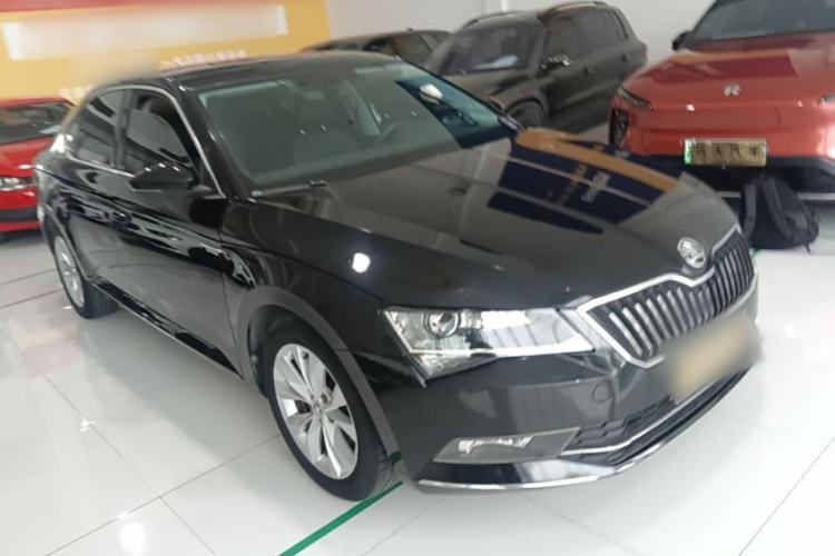 Used Skoda Superb 2016 TSI280 DSG Innovation Edition Front Right 45 Deg