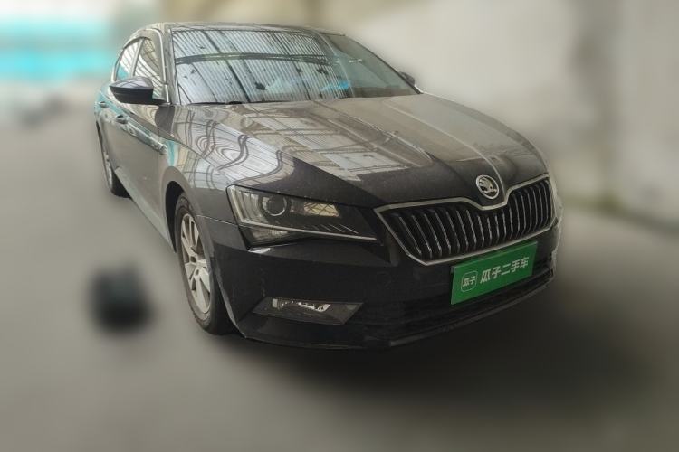Used Skoda Superb 2016 TSI280 DSG Advanced Edition Front Right 45 Deg