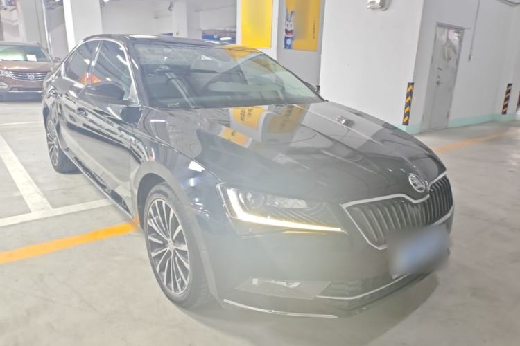 Used Skoda Superb 2016 TSI330 DSG Smart Drive Edition Front Right 45 Deg
