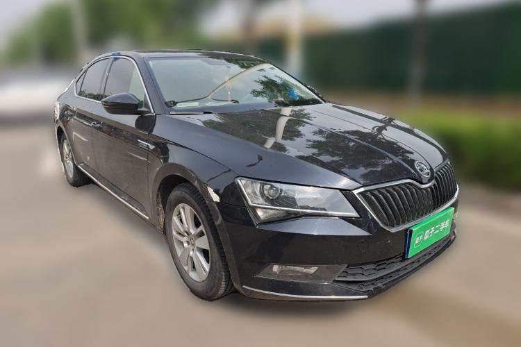 Used Skoda Superb 2016 TSI280 DSG Advanced Edition Front Right 45 Deg