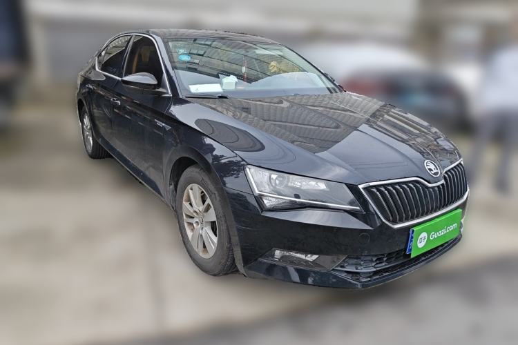 Used Skoda Superb 2016 TSI280 DSG Advanced Edition Front Right 45 Deg