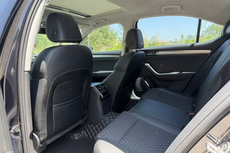 Used Skoda Superb 2016 TSI280 DSG Innovation Edition Interior 1