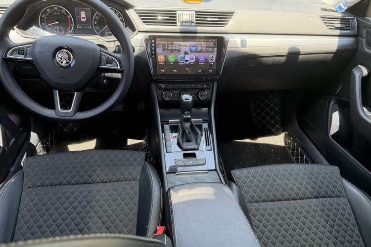 Used Skoda Superb 2016 TSI280 DSG Innovation Edition Interior 2