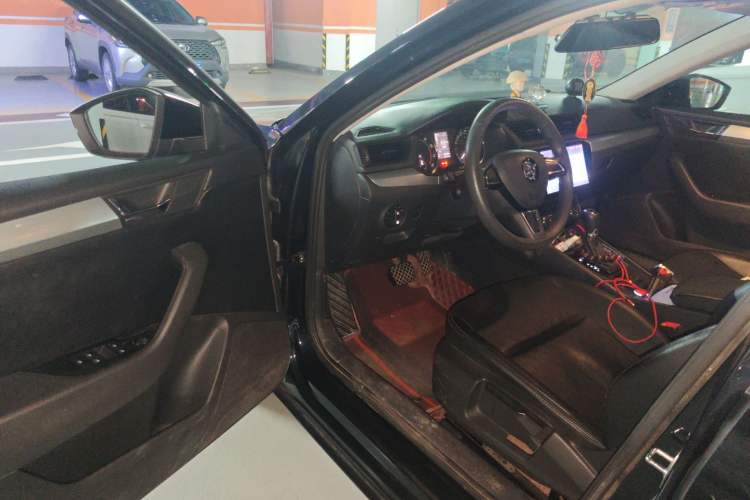 Used Skoda Superb 2016 TSI280 DSG Advanced Edition Interior 3