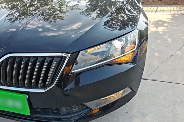 Used Skoda Superb 2016 TSI280 DSG Advanced Edition Left Front Headlight