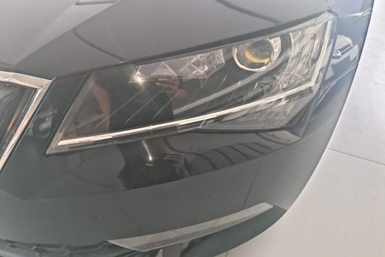 Used Skoda Superb 2016 TSI280 DSG Advanced Edition Left Front Headlight