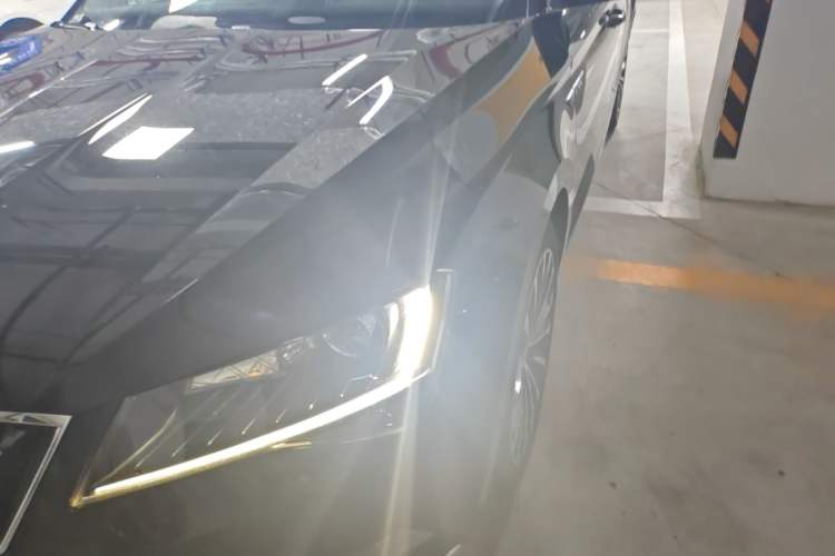 Used Skoda Superb 2016 TSI330 DSG Smart Drive Edition Left Front Headlight