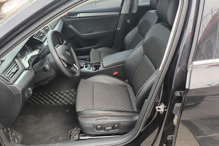 Used Skoda Superb 2016 TSI280 DSG Innovation Edition Left Front Seat