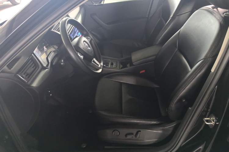 Used Skoda Superb 2016 TSI330 DSG Innovation Edition Left Front Seat
