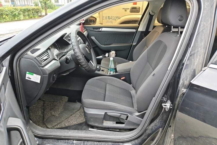 Used Skoda Superb 2016 TSI280 DSG Advanced Edition Left Front Seat