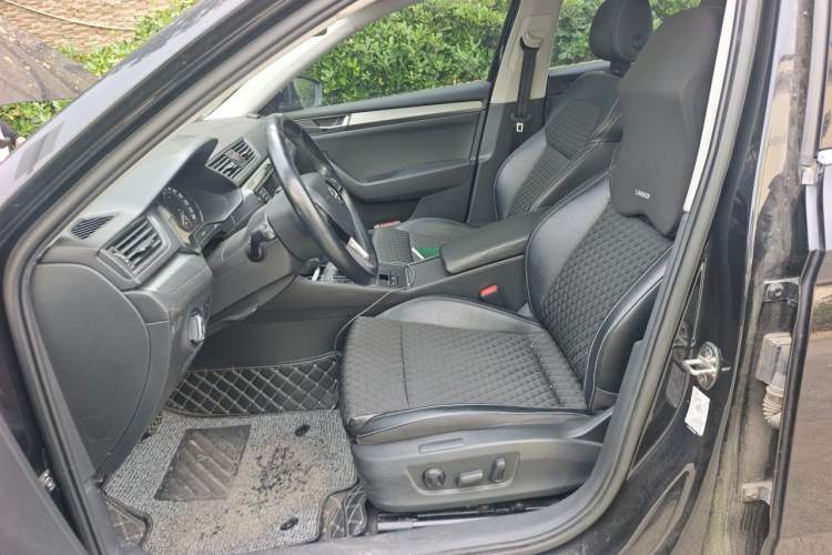 Used Skoda Superb 2016 TSI280 DSG Innovation Edition Left Front Seat