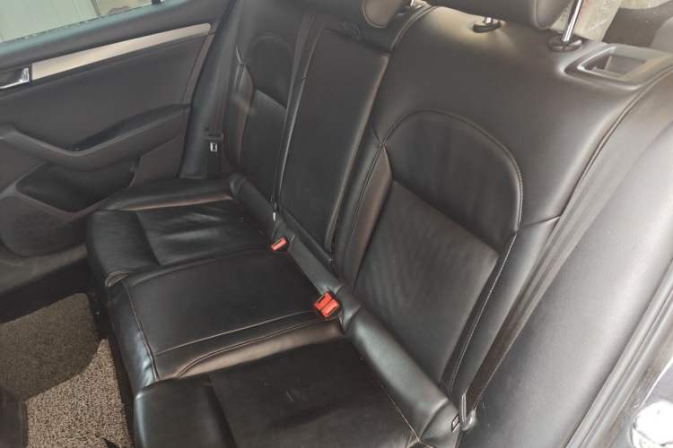 Used Skoda Superb 2016 TSI280 DSG Innovation Edition Left Rear Seat