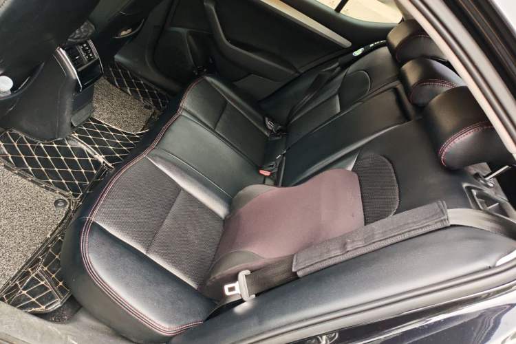 Used Skoda Superb 2016 TSI280 DSG Advanced Edition Left Rear Seat