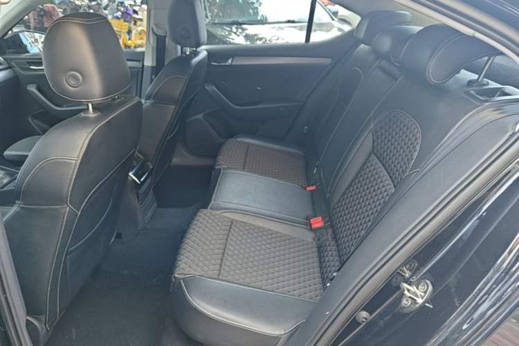 Used Skoda Superb 2016 TSI280 DSG Innovation Edition Left Rear Seat