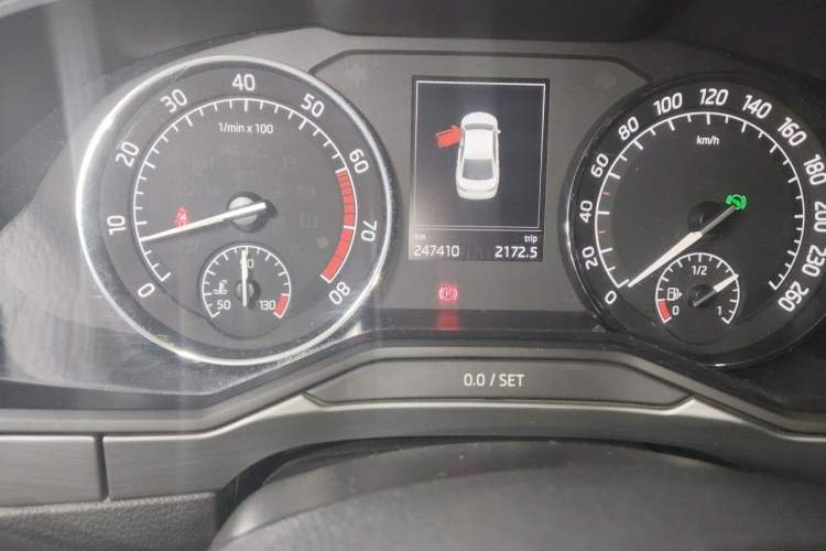 Used Skoda Superb 2016 TSI330 DSG Innovation Edition Odometer Close Up