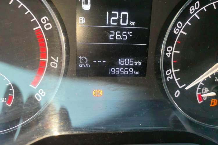 Used Skoda Superb 2016 TSI280 DSG Advanced Edition Odometer Close Up