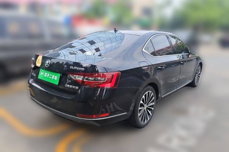 Used Skoda Superb 2016 TSI330 DSG Innovation Edition Rear Right 45 Deg
