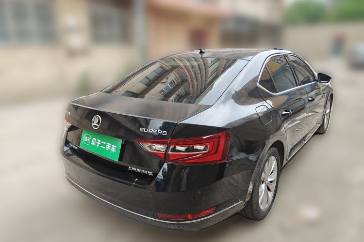 Used Skoda Superb 2016 TSI280 DSG Innovation Edition Rear Right 45 Deg