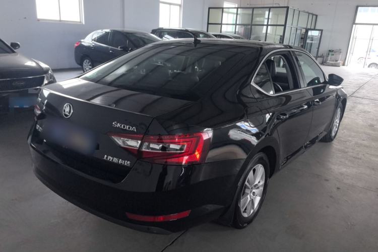 Used Skoda Superb 2016 TSI330 DSG Innovation Edition Rear Right 45 Deg
