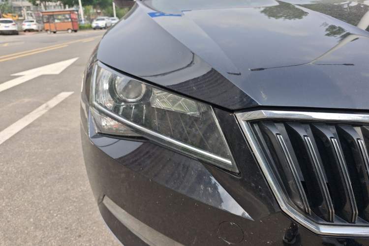 Used Skoda Superb 2016 TSI280 DSG Advanced Edition Right Front Headlight