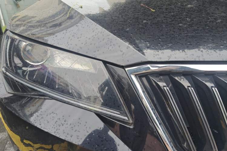 Used Skoda Superb 2016 TSI280 Manual Front-Drive Version Right Front Headlight
