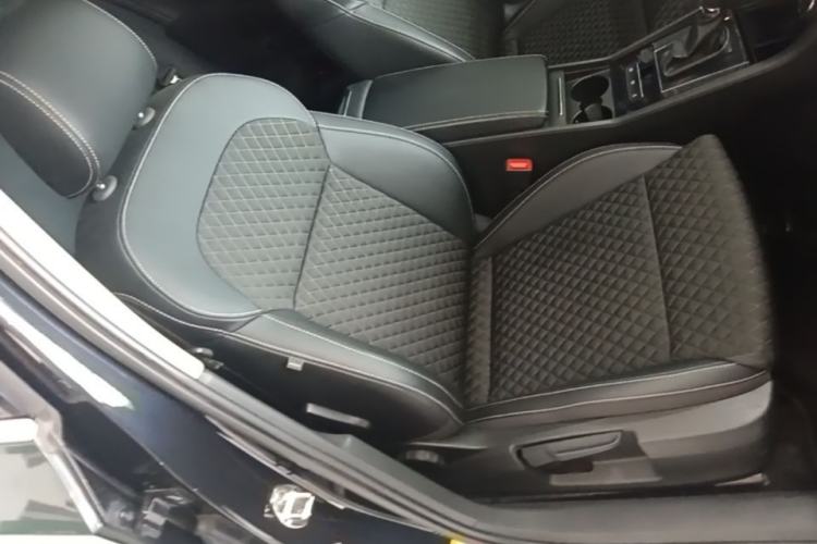 Used Skoda Superb 2016 TSI280 DSG Innovation Edition Right Front Seat