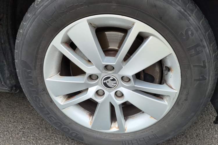 Used Skoda Superb 2016 TSI280 DSG Advanced Edition Right Front Wheel Hub