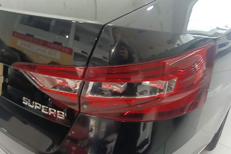 Used Skoda Superb 2016 TSI280 DSG Innovation Edition Right Rear Taillight