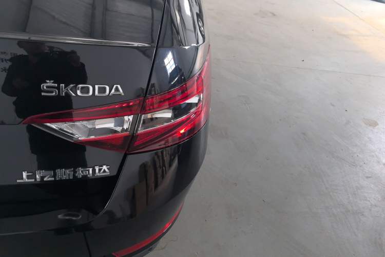Used Skoda Superb 2016 TSI330 DSG Innovation Edition Right Rear Taillight